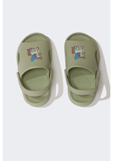 DeFacto Kız Çocuk Düz Taban Eva Terlik E3341A525SMGN200 Yeşil DeFacto Kız Çocuk Düz Taban Eva Terlik E3341A525SMGN200 Yeşil