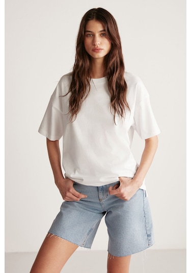 GRIMELANGE Jemmy Kadın %100 Organik Pamuk Relaxed Fit Yırtmaçlı Yuvarlak Yakalı Beyaz T-shirt Beyaz