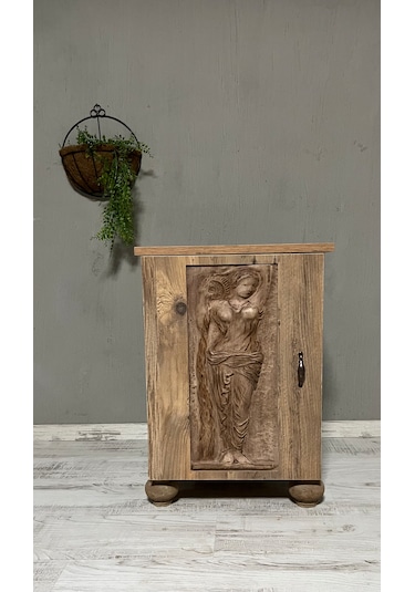 Roma Nın Sessiz Kızı Ahşap Oyma Komodin