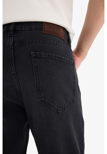 DeFacto %100 Pamuk 90's Slim Fit Dar Kalıp Yüksek Bel Dar Paça Jean Pantolon D6612AX25SPNM40