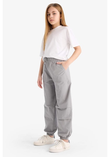 DeFacto Kız Çocuk Paraşüt Jogger Paça Pantolon E0160A825SMGR453 Gri DeFacto Kız Çocuk Paraşüt Jogger Paça Pantolon E0160A825SMGR453 Gri