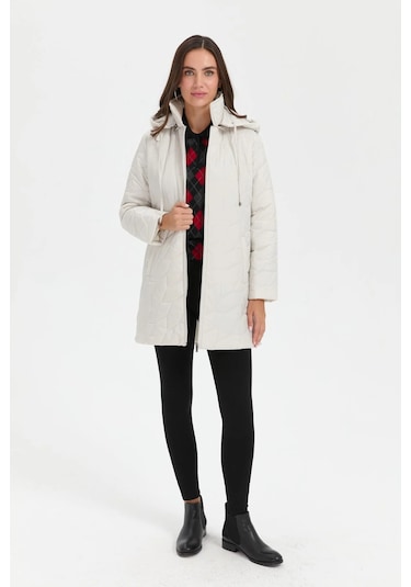 Desen Triko Kadın Yanları Çıtçıtlı Yaprak Desenli Kapüşonlu Araboy Kapitone Kaban 24419 Ekru Ekru