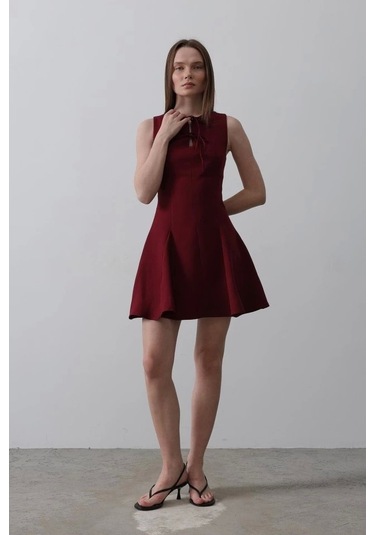 Fiyonk Detay Sıfır Kollu Mini Elbise - Bordo Bordo