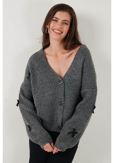 Lela Oversize Fit V Yaka Fiyonk Detaylı Düğmeli Bayan Hırka 4615577 Antrasit