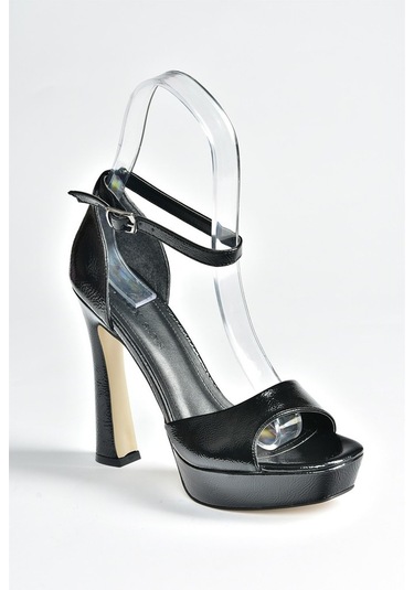 Siyah Rugan Topuklu Kadın Ayakkabı K404580108