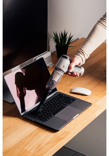 Mini Beyaz Güçlü Emiş Üfleme Özellikli Ev Araç Kablosuz Şarjlı El Süpürgesi 2in1