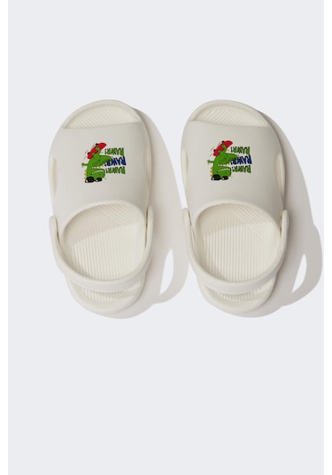 DeFacto Erkek Çocuk Tek Bantlı Düz Taban Eva Terlik E3342A525SMWT1 DeFacto Erkek Çocuk Tek Bantlı Düz Taban Eva Terlik E3342A525SMWT1