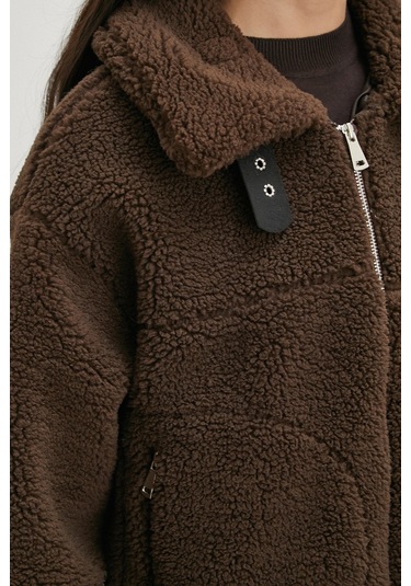 Yaka Detaylı Peluş Mont Kahve Kahve