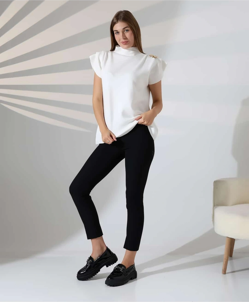 Zarif Omuz Detaylı Dik Yaka Triko Bluz Taş