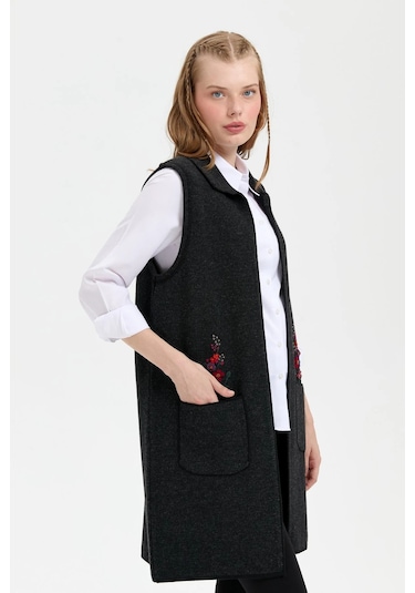 Desen Triko Kadın Polo Yaka Önü Açık İşlemeli Uzun Yün Yelek 24002 Siyah Siyah