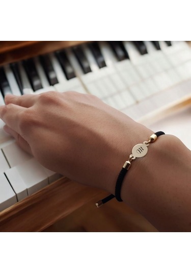 M Harfine Özel Oval Motifli İpek Örgülü 14 Ayar Altın Plakalı Hediye Bileklik-320harf-siyah Altın