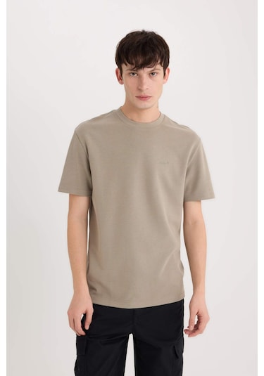 DeFacto Regular Fit Bisiklet Yaka Ütü Gerektirmeyen Nefes Alabilen Baskılı Kısa Kollu Ağır Kumaş Tişört D5514AX25SPKH465 DeFacto Regular Fit Bisiklet Yaka Ütü Gerektirmeyen Nefes Alabilen Baskılı Kısa Kollu Ağır Kumaş Tişört D5514AX25SPKH465