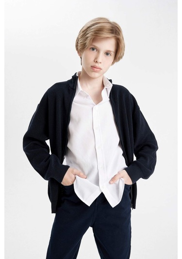 DeFacto Erkek Çocuk Dik Yaka Fitilli Fermuarlı Lacivert Basic Düz Triko Okul Hırkası X5975A624AUNV253 DeFacto Erkek Çocuk Dik Yaka Fitilli Fermuarlı Lacivert Basic Düz Triko Okul Hırkası X5975A624AUNV253