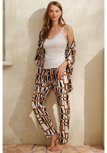 Anıl Kadın İp Askılı Mikro Kumaş Dantelli Dokuma Sabahlık Yandan Cepli 3'lü Pijama Takım Kahverengi