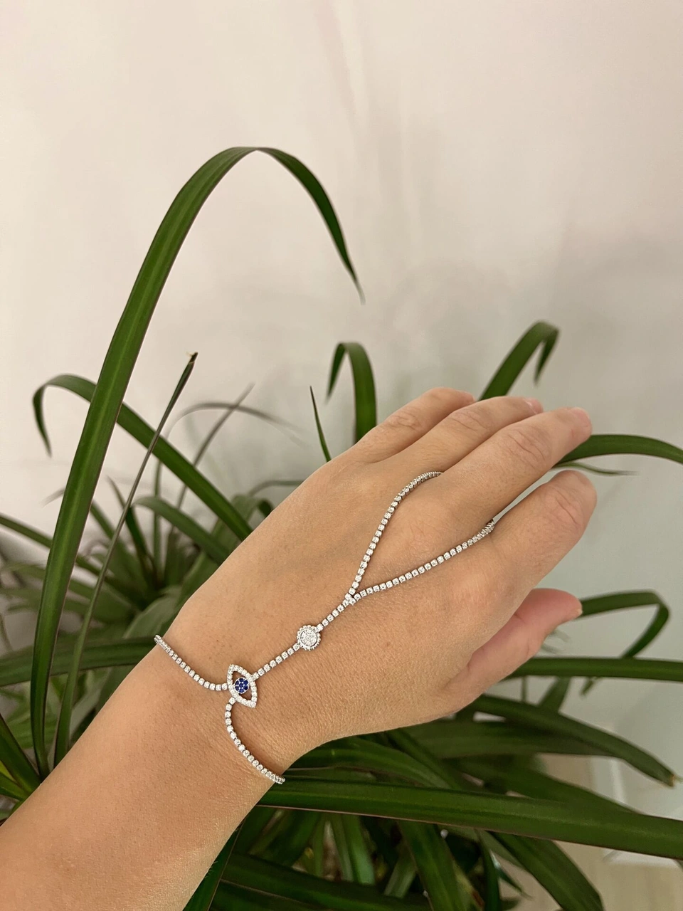 Gümüş Renkli Gözlü Ve Taşlı Şahmeran Çok Renkli