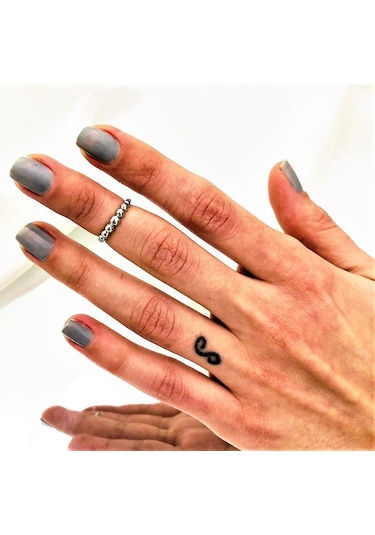 GÜMÜŞ KAPLAMA KARARMAZ KRALİÇE TACI FİGÜR ALTTAN AYARLI EKLEM YÜZÜK-YÜZÜK33 Gümüş