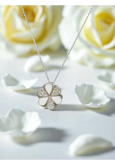 Dönen Mineli Taşlı Beyaz Çiçek Figürlü 925 Ayar Gümüş Kolye Hareketli Ve Zarif Tasarım Gümüş