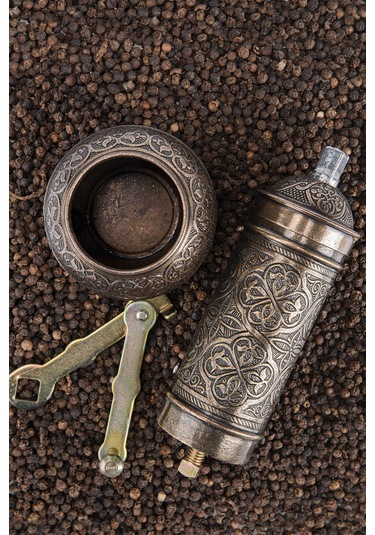 Gaziantep Otantik Kahve Değirmeni Baharat Değirmeni Yük:18cm Eni:6,0cm Ağırlık:450gr