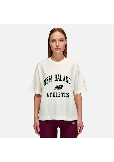 New Balance Lifestyle Kadın Tshirt Beyaz Beyaz