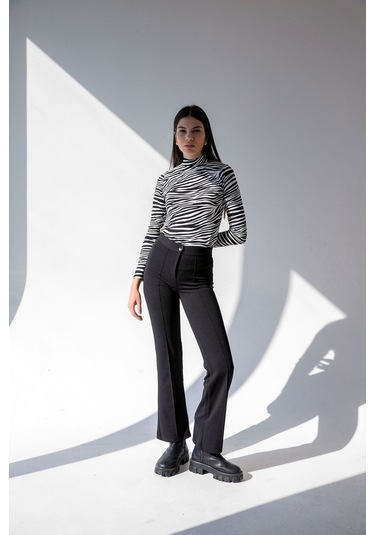 Kadın Dik Yaka Zebra Desenli Body Zebra