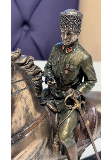 Wise Ofis Masaüstü Atatürk Atlı Heykeli 28,5 9,5 26,5 Cm