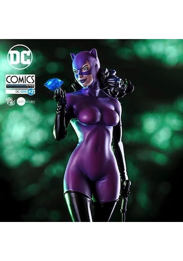 Dc Comics: Catwoman Art Scale Statue