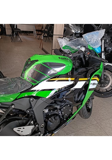 Kawasaki Zx-6r 2025 İle Uyumlu Kaydırmaz 6d Karbon 16 Parça Tank Pad Seti Gc67 Yeşil Motor KARBON