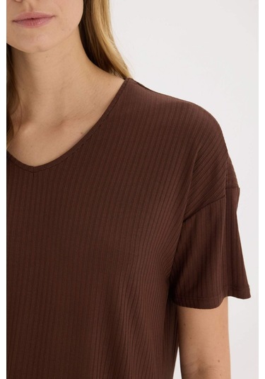 DeFacto Pijama Takımı Fitilli Kaşkorse Kısa Kollu Üst Esnek Belli Kapri Boy Alt-Fall in Love E0865AX25SPBN327