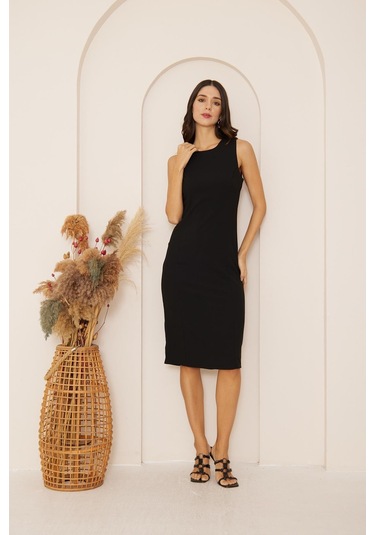 Siyah Yırtmaç Detaylı Kolsuz Elbise Dm1032
