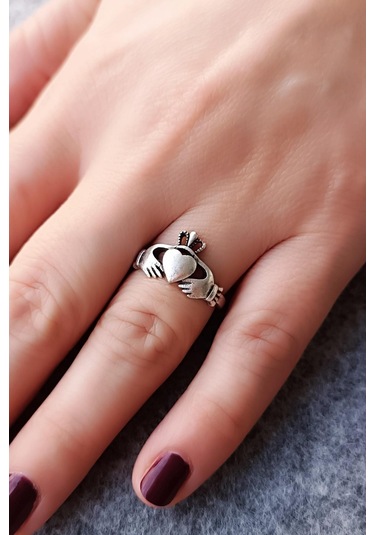 Taçlı Kalp Şekilli Gümüş Kaplama El Yapımı Kadın Yüzük Çok Renkli