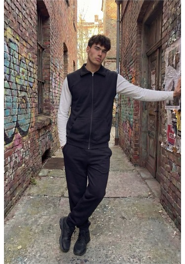 Erkek Siyah Dik Yaka Fermuarlı Yelekli 3 Lü Eşofman Takımı Beyaz Basic Sweatshirt & Jogger Alt Siyah Beyaz Erkek Siyah Dik Yaka Fermuarlı Yelekli 3 Lü Eşofman Takımı Beyaz Basic Sweatshirt & Jogger Alt Siyah Beyaz