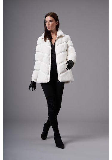 Stella Beyaz Tüylü Mont 211003 001