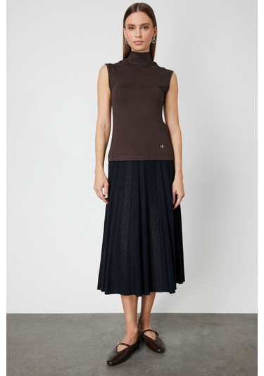 On Kadın Dik Yaka Kolsuz Basic Bluz 61432 Kahverengi Kahverengi