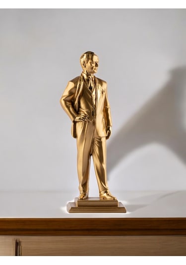 Ayakta Duran Mustafa Kemal Atatürk Dekoratif Biblo - Gold