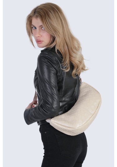 Krem Örgü Görünümlü Yarım Ay Çapraz Askılı Çanta 256 Krem