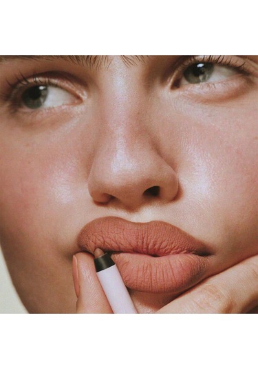 Kylie Plumping Dolgunlaştırıcı Dudak Kalemi 609 Iced Latte 1.1gr 609 Iced Latte