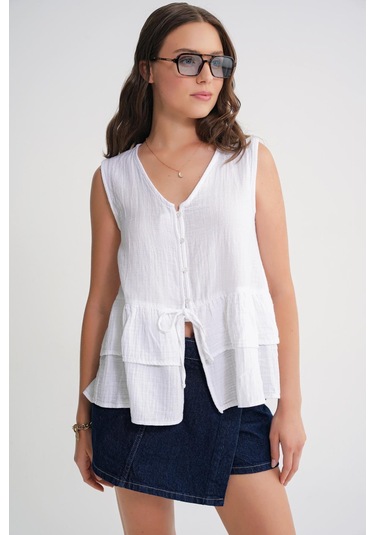 4722 Kadın V Yaka Fırfırlı Müslin Bluz Beyaz Beyaz
