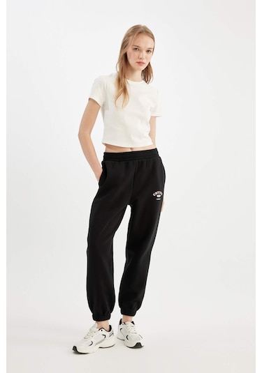 Defacto Coool Basic Beli Paçası Lastikli Cepli Jogger Eşofman Altı Z7072AZ24WNBK81 Siyah Defacto Coool Basic Beli Paçası Lastikli Cepli Jogger Eşofman Altı Z7072AZ24WNBK81 Siyah