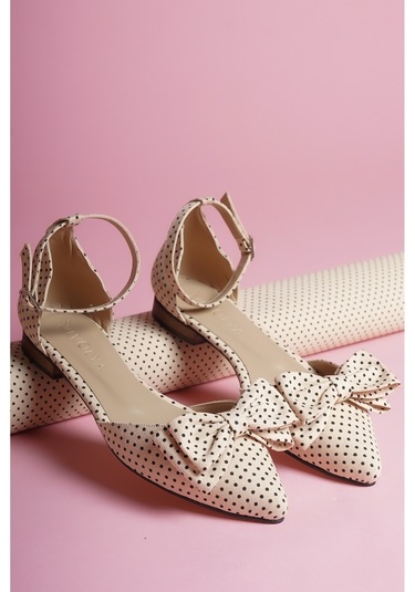 Misty Bej Puantiyeli 2 Cm Topuklu Bilekten Bantlı Sivri Burun Günlük Babet Bej