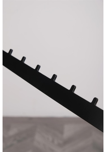 Duvara Monte Lzk Eğri Siyah Baston Renkli