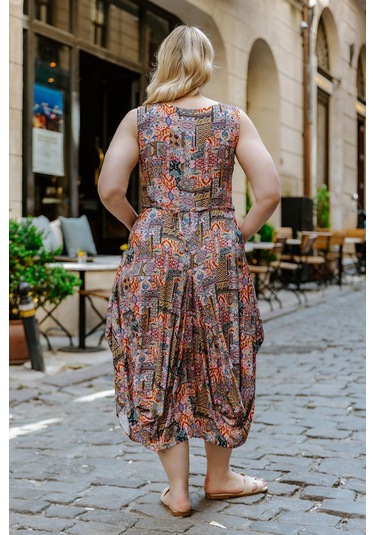 Otantik Desenli Bağcıklı U Yaka Büyük Beden Elbise Desenli