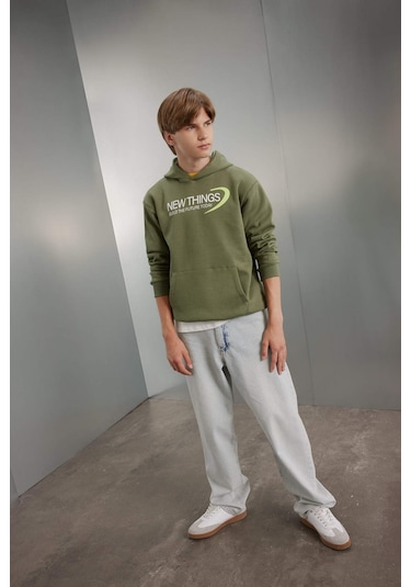 DeFacto Erkek Çocuk Haki Sırt Baskılı Kapüşonlu Cepli Sweatshirt C9789A824AUKH450