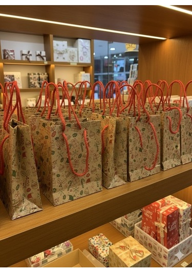 Yılbaşı Desenli Kraft Karton Çanta Seti - 6lı, Kırmızı Saplı Parti, Noel, Hediye Çantası, 12x17 Cm Standart