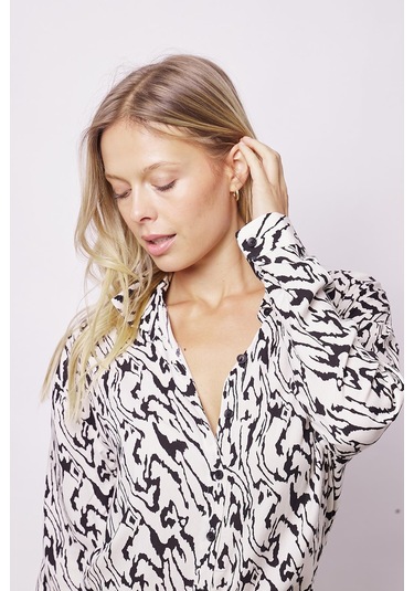Kadın Likrasız Viskon Vual Desenli Yakalı Düşük Omuzlu Uzun Kol Şık Gömlek-Krem Desen Krem D.