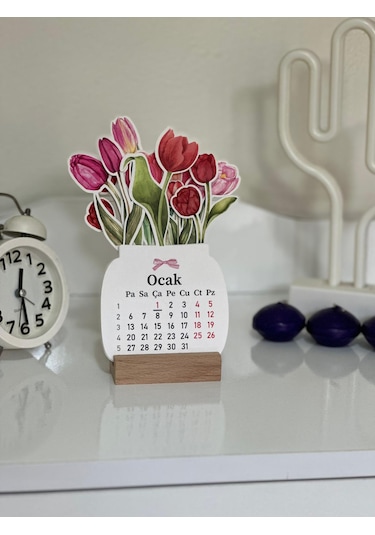 2026 Ahşap Ayaklı Çiçekli Mini Özel Tasarım, Masaüstü Takvim, Lale Çiçek Buketi - Yeni Yıl 2026