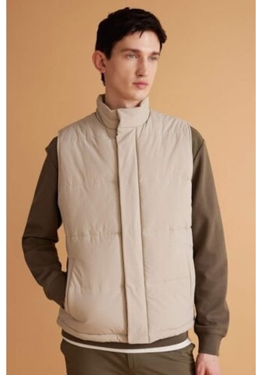 Defacto Slim Fit Dar Kesim Polo Yaka Yelek Astarlı Fermuarlı Çıtçıt Kapamalı Cepli Mevsimlik Hafif B6862ax24spbg712 Bej