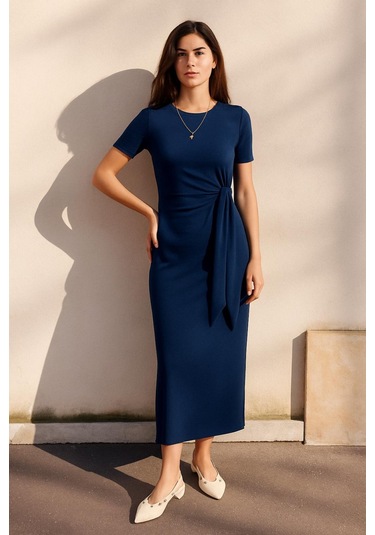Kısa Kollu Fiyonk Bağlama Detaylı Modal Elbise Lacivert