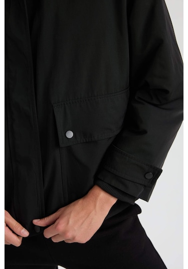 DeFacto Su Geçirmez Kapüşonlu Cepli Çıtçıtlı İçi Çıkarılabilir Mont C6878AX25SPBK27 Siyah DeFacto Su Geçirmez Kapüşonlu Cepli Çıtçıtlı İçi Çıkarılabilir Mont C6878AX25SPBK27 Siyah