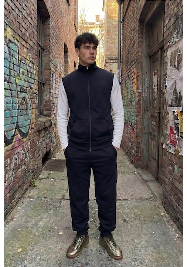 Erkek Siyah Dik Yaka Fermuarlı Yelekli 3 Lü Eşofman Takımı Beyaz Basic Sweatshirt & Jogger Alt Siyah Beyaz Erkek Siyah Dik Yaka Fermuarlı Yelekli 3 Lü Eşofman Takımı Beyaz Basic Sweatshirt & Jogger Alt Siyah Beyaz