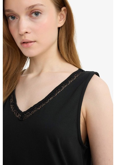 Defacto Dantel Detaylı V Yaka Atlet F9396ax25hsbk27 Siyah